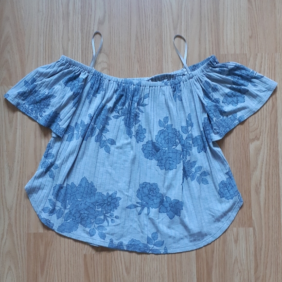 Off The Shoulder Shirt - Picture 4 of 5